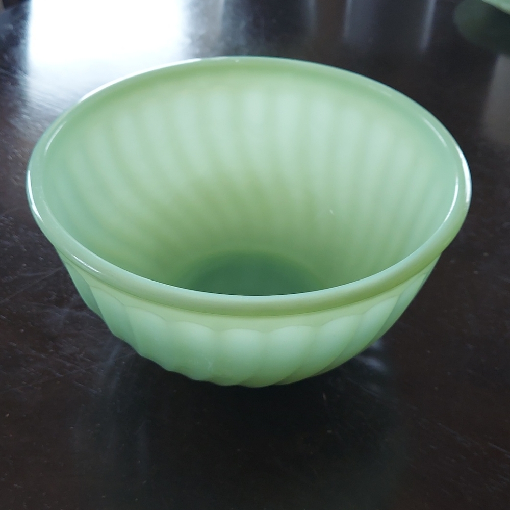 LAST CHANCE Fire King Jadeite Milk Glass 8' Swirl Bowl